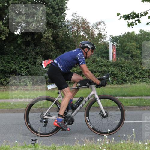 10.08.2025 - GEWOBA Citytriathlon Bremen Yannick Fuchs http://msf.ph/oto/8569297 10.08.2025 13:15:57 Radfahren 900 meine-sportfotos.de