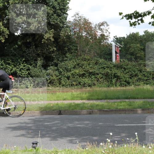 10.08.2025 - GEWOBA Citytriathlon Bremen Yannick Fuchs http://msf.ph/oto/8569301 10.08.2025 13:16:13 Radfahren 591, 632, 892 meine-sportfotos.de