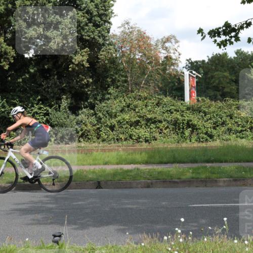 10.08.2025 - GEWOBA Citytriathlon Bremen Yannick Fuchs http://msf.ph/oto/8569308 10.08.2025 13:16:16 Radfahren 591, 632, 892 meine-sportfotos.de