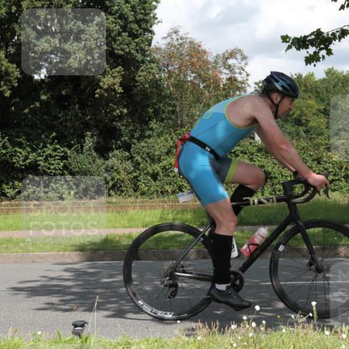 10.08.2025 - GEWOBA Citytriathlon Bremen Yannick Fuchs http://msf.ph/oto/8569320 10.08.2025 13:16:36 Radfahren 813, 869, 892 meine-sportfotos.de