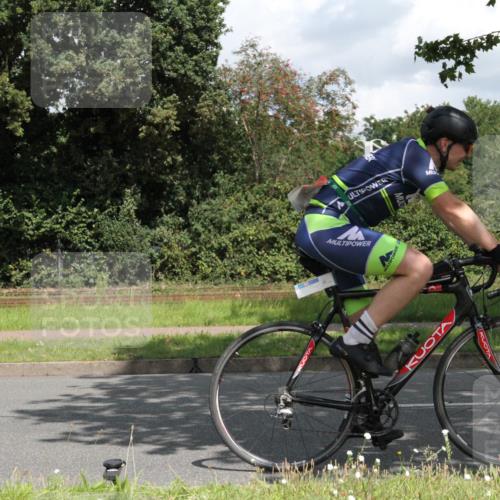 10.08.2025 - GEWOBA Citytriathlon Bremen Yannick Fuchs http://msf.ph/oto/8569321 10.08.2025 13:17:02 Radfahren 602, 720, 802, 870, 921 meine-sportfotos.de