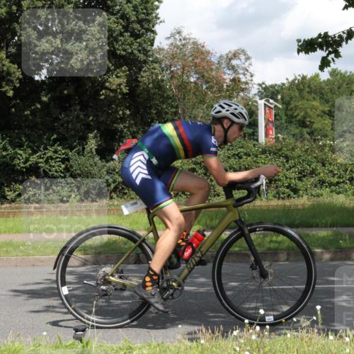 10.08.2025 - GEWOBA Citytriathlon Bremen Yannick Fuchs http://msf.ph/oto/8569323 10.08.2025 13:17:06 Radfahren 602, 720, 802, 870, 910, 921 meine-sportfotos.de