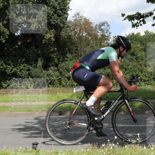 10.08.2025 - GEWOBA Citytriathlon Bremen Yannick Fuchs http://msf.ph/oto/8569334 10.08.2025 13:18:28 Radfahren 596, 934 meine-sportfotos.de