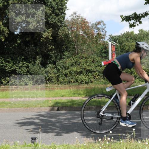 10.08.2025 - GEWOBA Citytriathlon Bremen Yannick Fuchs http://msf.ph/oto/8569335 10.08.2025 13:18:41 Radfahren 934 meine-sportfotos.de