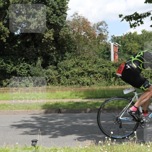 10.08.2025 - GEWOBA Citytriathlon Bremen Yannick Fuchs http://msf.ph/oto/8569336 10.08.2025 13:18:58 Radfahren 671, 709, 726, 899, 975 meine-sportfotos.de