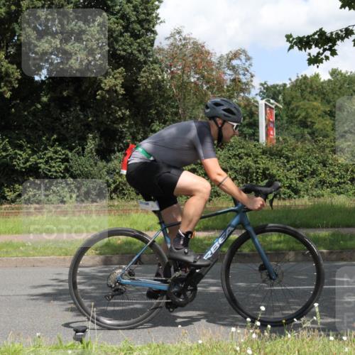 10.08.2025 - GEWOBA Citytriathlon Bremen Yannick Fuchs http://msf.ph/oto/8569339 10.08.2025 13:19:13 Radfahren 671, 762, 803, 899, 983, 1002 meine-sportfotos.de