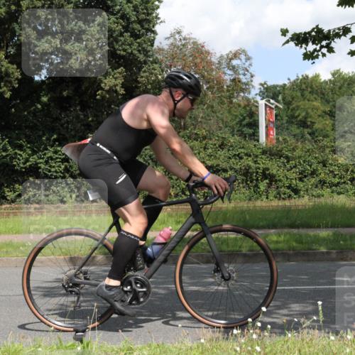10.08.2025 - GEWOBA Citytriathlon Bremen Yannick Fuchs http://msf.ph/oto/8569342 10.08.2025 13:19:19 Radfahren 671, 762, 803, 899, 983, 1002 meine-sportfotos.de