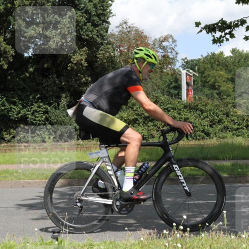 10.08.2025 - GEWOBA Citytriathlon Bremen Yannick Fuchs http://msf.ph/oto/8569344 10.08.2025 13:19:29 Radfahren 762, 803, 983 meine-sportfotos.de
