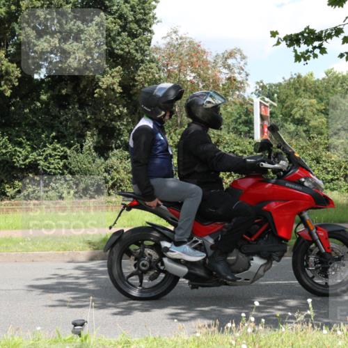 10.08.2025 - GEWOBA Citytriathlon Bremen Yannick Fuchs http://msf.ph/oto/8569348 10.08.2025 13:20:20 Radfahren 848, 949, 964 meine-sportfotos.de