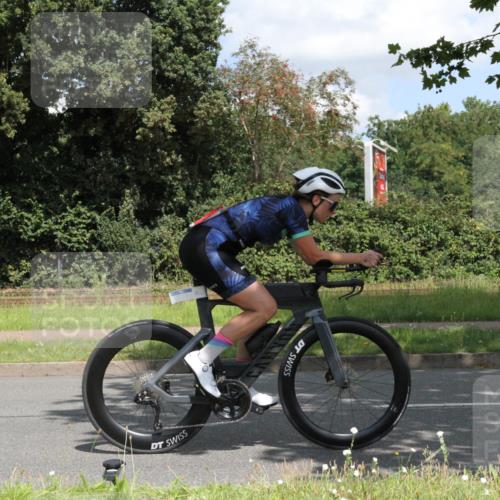 10.08.2025 - GEWOBA Citytriathlon Bremen Yannick Fuchs http://msf.ph/oto/8569356 10.08.2025 13:21:32 Radfahren 652, 955, 1001 meine-sportfotos.de