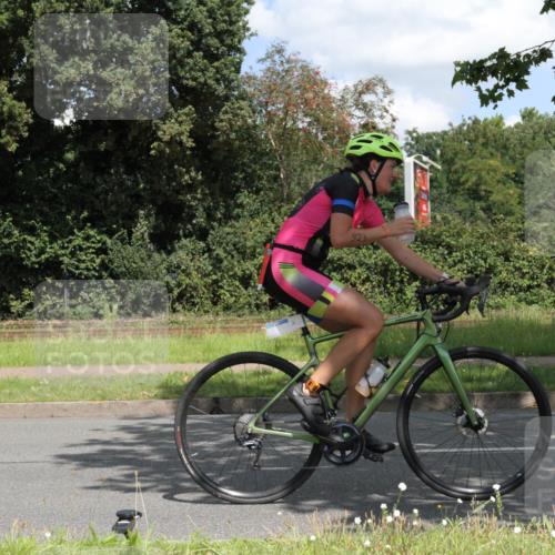 10.08.2025 - GEWOBA Citytriathlon Bremen Yannick Fuchs http://msf.ph/oto/8569360 10.08.2025 13:22:09 Radfahren 663, 676, 923 meine-sportfotos.de