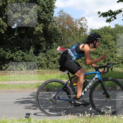 10.08.2025 - GEWOBA Citytriathlon Bremen Yannick Fuchs http://msf.ph/oto/8569364 10.08.2025 13:23:07 Radfahren 925, 946, 963 meine-sportfotos.de