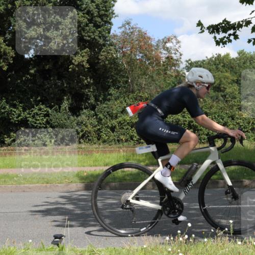 10.08.2025 - GEWOBA Citytriathlon Bremen Yannick Fuchs http://msf.ph/oto/8569365 10.08.2025 13:23:20 Radfahren 908, 925, 939, 945, 946, 954, 963 meine-sportfotos.de