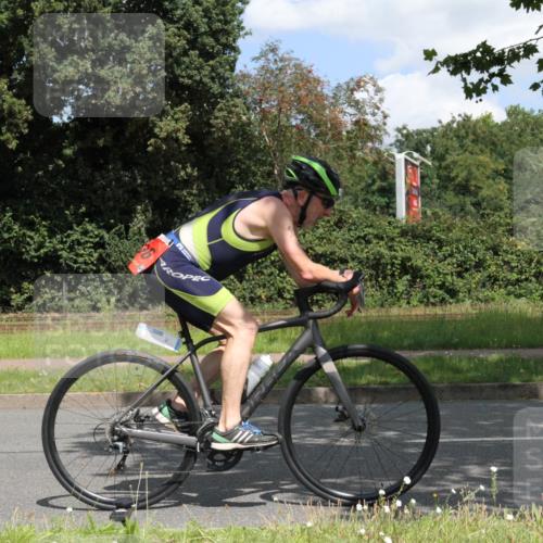 10.08.2025 - GEWOBA Citytriathlon Bremen Yannick Fuchs http://msf.ph/oto/8569366 10.08.2025 13:23:23 Radfahren 908, 925, 939, 945, 946, 954 meine-sportfotos.de