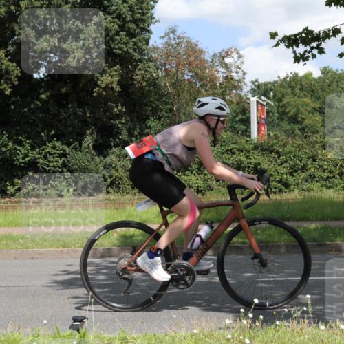 10.08.2025 - GEWOBA Citytriathlon Bremen Yannick Fuchs http://msf.ph/oto/8569367 10.08.2025 13:23:25 Radfahren 908, 925, 939, 945, 946, 954 meine-sportfotos.de