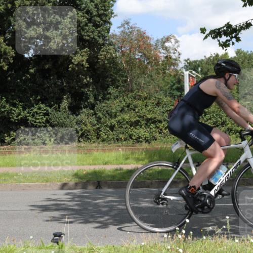 10.08.2025 - GEWOBA Citytriathlon Bremen Yannick Fuchs http://msf.ph/oto/8569369 10.08.2025 13:23:28 Radfahren 908, 925, 939, 945, 946, 954 meine-sportfotos.de