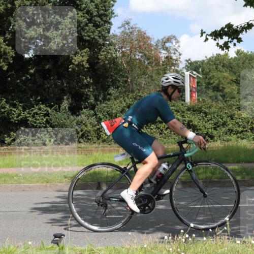 10.08.2025 - GEWOBA Citytriathlon Bremen Yannick Fuchs http://msf.ph/oto/8569373 10.08.2025 13:23:54 Radfahren 930, 965, 972 meine-sportfotos.de
