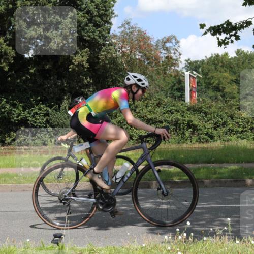 10.08.2025 - GEWOBA Citytriathlon Bremen Yannick Fuchs http://msf.ph/oto/8569374 10.08.2025 13:24:12 Radfahren 929 meine-sportfotos.de