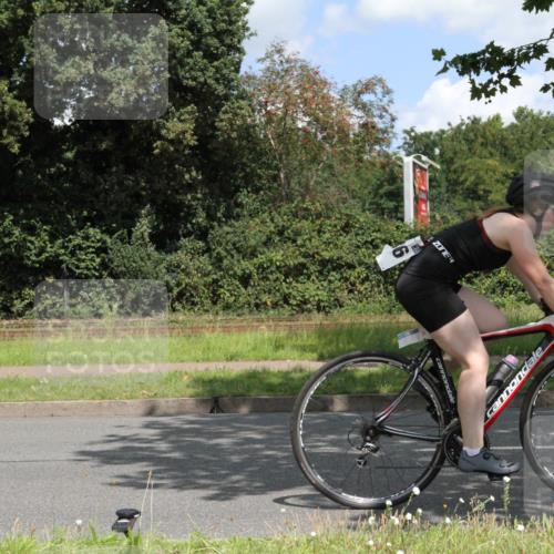10.08.2025 - GEWOBA Citytriathlon Bremen Yannick Fuchs http://msf.ph/oto/8569377 10.08.2025 13:25:02 Radfahren 981, 1036 meine-sportfotos.de