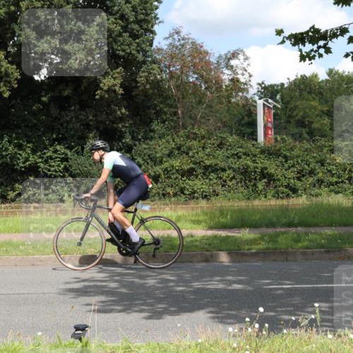 10.08.2025 - GEWOBA Citytriathlon Bremen Yannick Fuchs http://msf.ph/oto/8569391 10.08.2025 13:27:11 Radfahren  meine-sportfotos.de