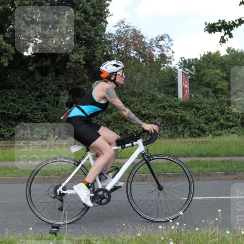 10.08.2025 - GEWOBA Citytriathlon Bremen Yannick Fuchs http://msf.ph/oto/8569407 10.08.2025 13:27:49 Radfahren 941, 958 meine-sportfotos.de