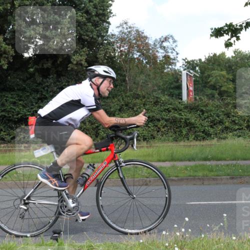 10.08.2025 - GEWOBA Citytriathlon Bremen Yannick Fuchs http://msf.ph/oto/8569411 10.08.2025 13:28:23 Radfahren 746, 903 meine-sportfotos.de
