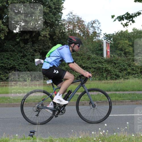 10.08.2025 - GEWOBA Citytriathlon Bremen Yannick Fuchs http://msf.ph/oto/8569434 10.08.2025 13:29:19 Radfahren 638, 980, 1032 meine-sportfotos.de