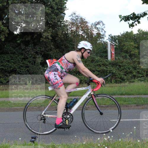 10.08.2025 - GEWOBA Citytriathlon Bremen Yannick Fuchs http://msf.ph/oto/8569437 10.08.2025 13:30:05 Radfahren 792, 942 meine-sportfotos.de