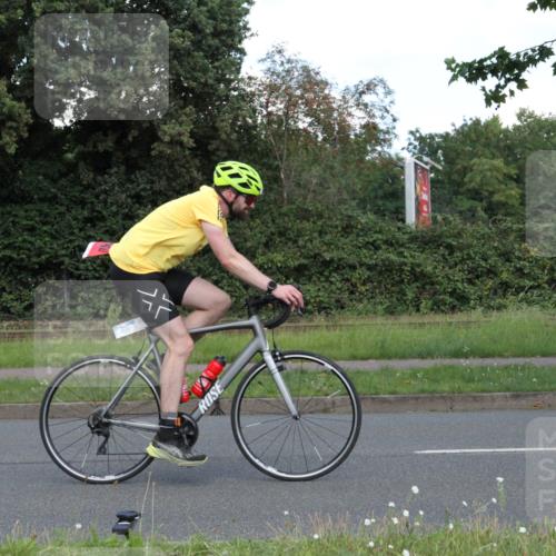 10.08.2025 - GEWOBA Citytriathlon Bremen Yannick Fuchs http://msf.ph/oto/8569438 10.08.2025 13:30:07 Radfahren 792, 942 meine-sportfotos.de