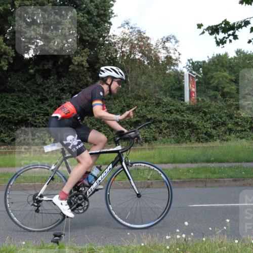 10.08.2025 - GEWOBA Citytriathlon Bremen Yannick Fuchs http://msf.ph/oto/8569446 10.08.2025 13:31:25 Radfahren 724, 922, 968 meine-sportfotos.de