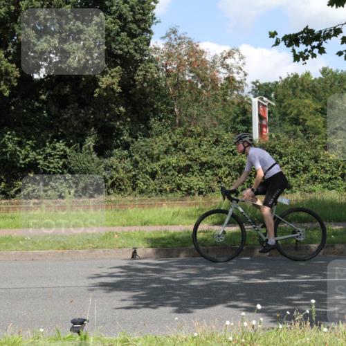 10.08.2025 - GEWOBA Citytriathlon Bremen Yannick Fuchs http://msf.ph/oto/8569468 10.08.2025 13:33:32 Radfahren  meine-sportfotos.de