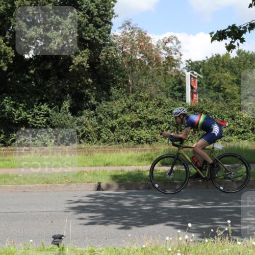 10.08.2025 - GEWOBA Citytriathlon Bremen Yannick Fuchs http://msf.ph/oto/8569470 10.08.2025 13:34:22 Radfahren 593, 865, 905, 924 meine-sportfotos.de