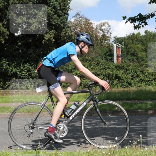 10.08.2025 - GEWOBA Citytriathlon Bremen Yannick Fuchs http://msf.ph/oto/8569472 10.08.2025 13:34:29 Radfahren 593, 865, 905, 924 meine-sportfotos.de