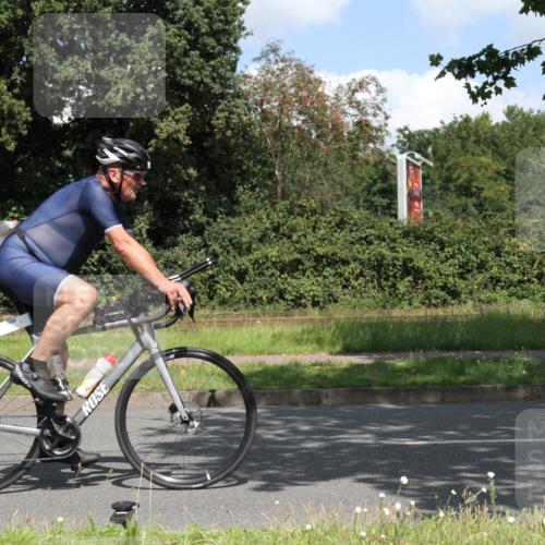 10.08.2025 - GEWOBA Citytriathlon Bremen Yannick Fuchs http://msf.ph/oto/8569473 10.08.2025 13:34:29 Radfahren 593, 865, 905, 924 meine-sportfotos.de