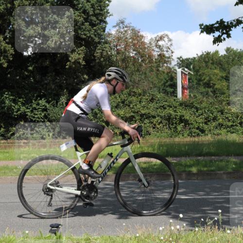 10.08.2025 - GEWOBA Citytriathlon Bremen Yannick Fuchs http://msf.ph/oto/8569475 10.08.2025 13:34:35 Radfahren 593, 865, 905, 924 meine-sportfotos.de