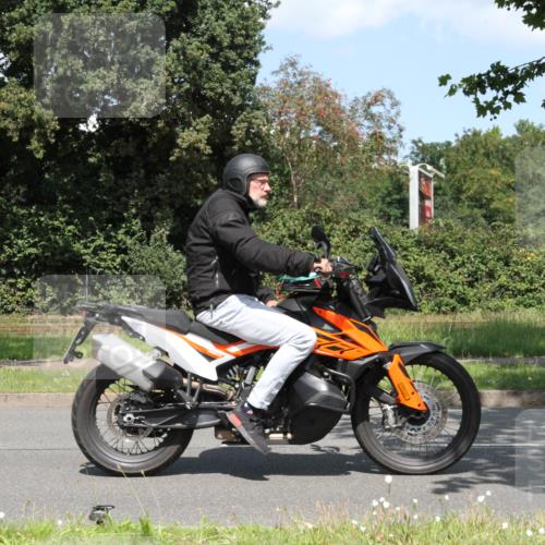 10.08.2025 - GEWOBA Citytriathlon Bremen Yannick Fuchs http://msf.ph/oto/8569546 10.08.2025 14:05:34 Radfahren 11 meine-sportfotos.de