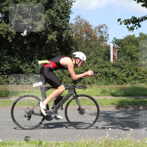 10.08.2025 - GEWOBA Citytriathlon Bremen Yannick Fuchs http://msf.ph/oto/8569547 10.08.2025 14:05:36 Radfahren 11 meine-sportfotos.de