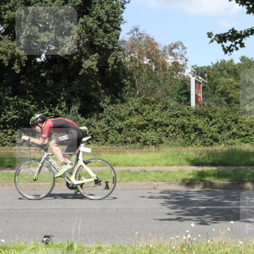 10.08.2025 - GEWOBA Citytriathlon Bremen Yannick Fuchs http://msf.ph/oto/8569553 10.08.2025 14:07:30 Radfahren 89 meine-sportfotos.de