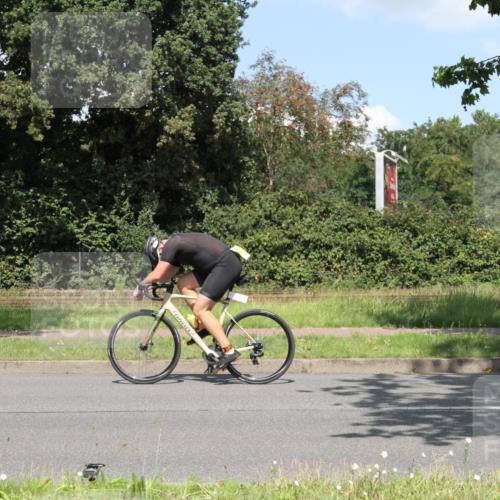 10.08.2025 - GEWOBA Citytriathlon Bremen Yannick Fuchs http://msf.ph/oto/8569559 10.08.2025 14:08:22 Radfahren 3 meine-sportfotos.de