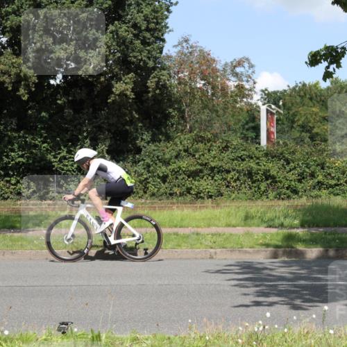 10.08.2025 - GEWOBA Citytriathlon Bremen Yannick Fuchs http://msf.ph/oto/8569560 10.08.2025 14:08:46 Radfahren  meine-sportfotos.de