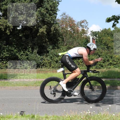 10.08.2025 - GEWOBA Citytriathlon Bremen Yannick Fuchs http://msf.ph/oto/8569561 10.08.2025 14:08:58 Radfahren 165 meine-sportfotos.de