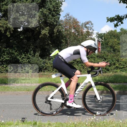 10.08.2025 - GEWOBA Citytriathlon Bremen Yannick Fuchs http://msf.ph/oto/8569566 10.08.2025 14:09:37 Radfahren 49 meine-sportfotos.de