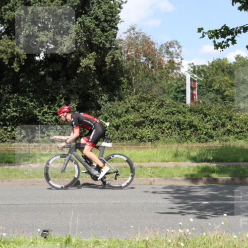 10.08.2025 - GEWOBA Citytriathlon Bremen Yannick Fuchs http://msf.ph/oto/8569589 10.08.2025 14:11:05 Radfahren  meine-sportfotos.de