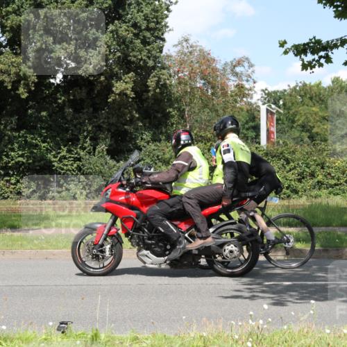 10.08.2025 - GEWOBA Citytriathlon Bremen Yannick Fuchs http://msf.ph/oto/8569596 10.08.2025 14:11:22 Radfahren 70, 161 meine-sportfotos.de