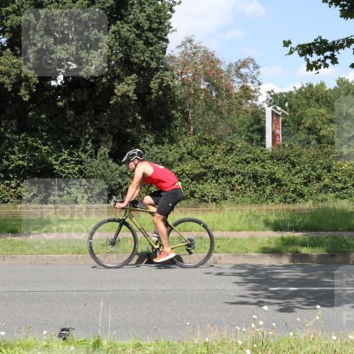 10.08.2025 - GEWOBA Citytriathlon Bremen Yannick Fuchs http://msf.ph/oto/8569604 10.08.2025 14:11:31 Radfahren 70, 161 meine-sportfotos.de