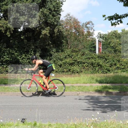 10.08.2025 - GEWOBA Citytriathlon Bremen Yannick Fuchs http://msf.ph/oto/8569609 10.08.2025 14:11:46 Radfahren 70, 156, 168 meine-sportfotos.de