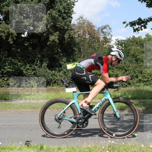 10.08.2025 - GEWOBA Citytriathlon Bremen Yannick Fuchs http://msf.ph/oto/8569610 10.08.2025 14:11:54 Radfahren 12, 156, 168 meine-sportfotos.de