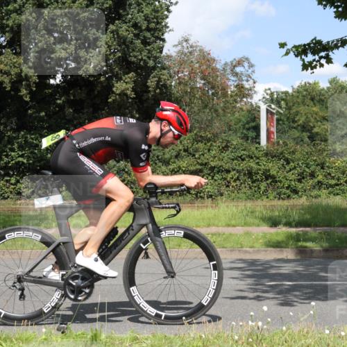 10.08.2025 - GEWOBA Citytriathlon Bremen Yannick Fuchs http://msf.ph/oto/8569612 10.08.2025 14:11:56 Radfahren 12, 156, 168 meine-sportfotos.de