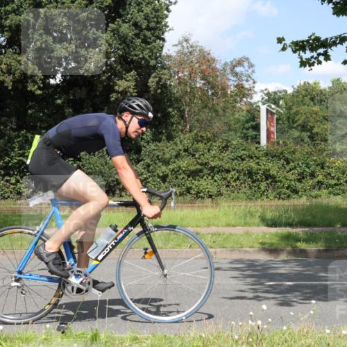10.08.2025 - GEWOBA Citytriathlon Bremen Yannick Fuchs http://msf.ph/oto/8569615 10.08.2025 14:11:59 Radfahren 12, 156, 168 meine-sportfotos.de