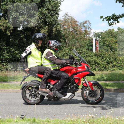 10.08.2025 - GEWOBA Citytriathlon Bremen Yannick Fuchs http://msf.ph/oto/8569622 10.08.2025 14:12:11 Radfahren 10, 12, 27, 42, 172 meine-sportfotos.de